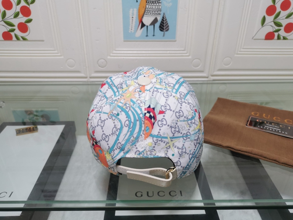 ブランド帽子側面デザイン